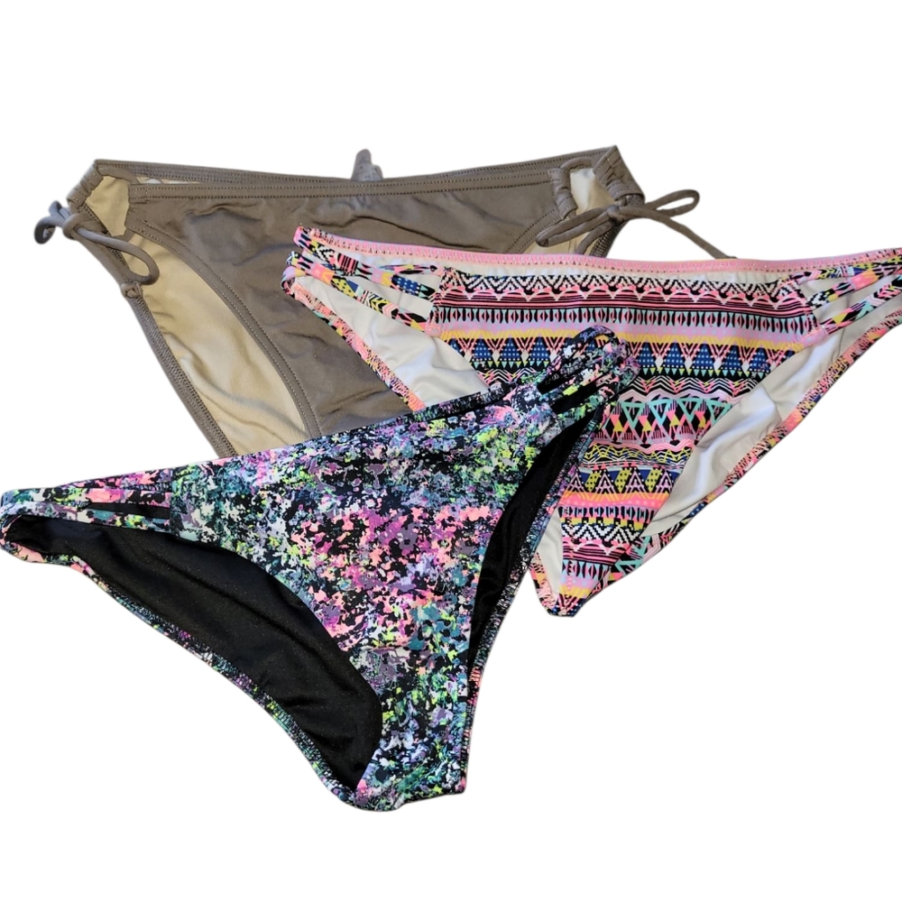 Victoria's Secret Bundle of 3 bikini bottoms Size M